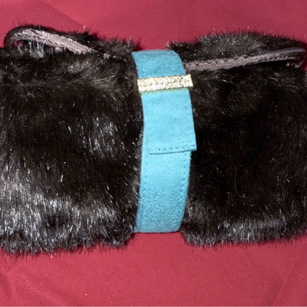 Stephanie Johnson Black Faux Fur Cosmetic Travel Roll Bag‎ Rhinestone Accent